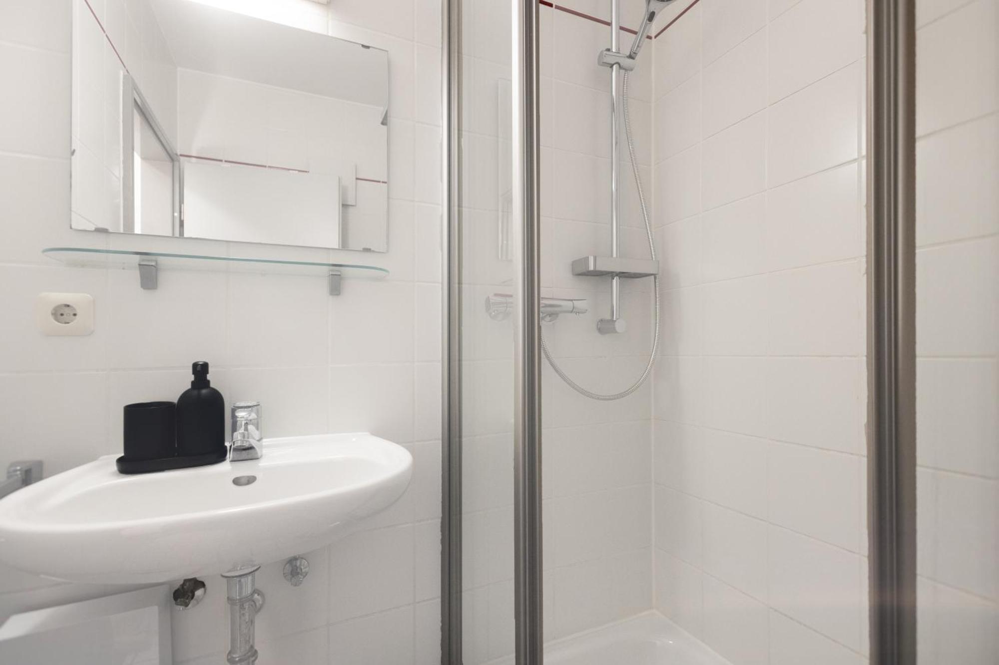 Zentrale Ruhige Wohnung Mit Parkplatz Paderborn Zewnętrze zdjęcie